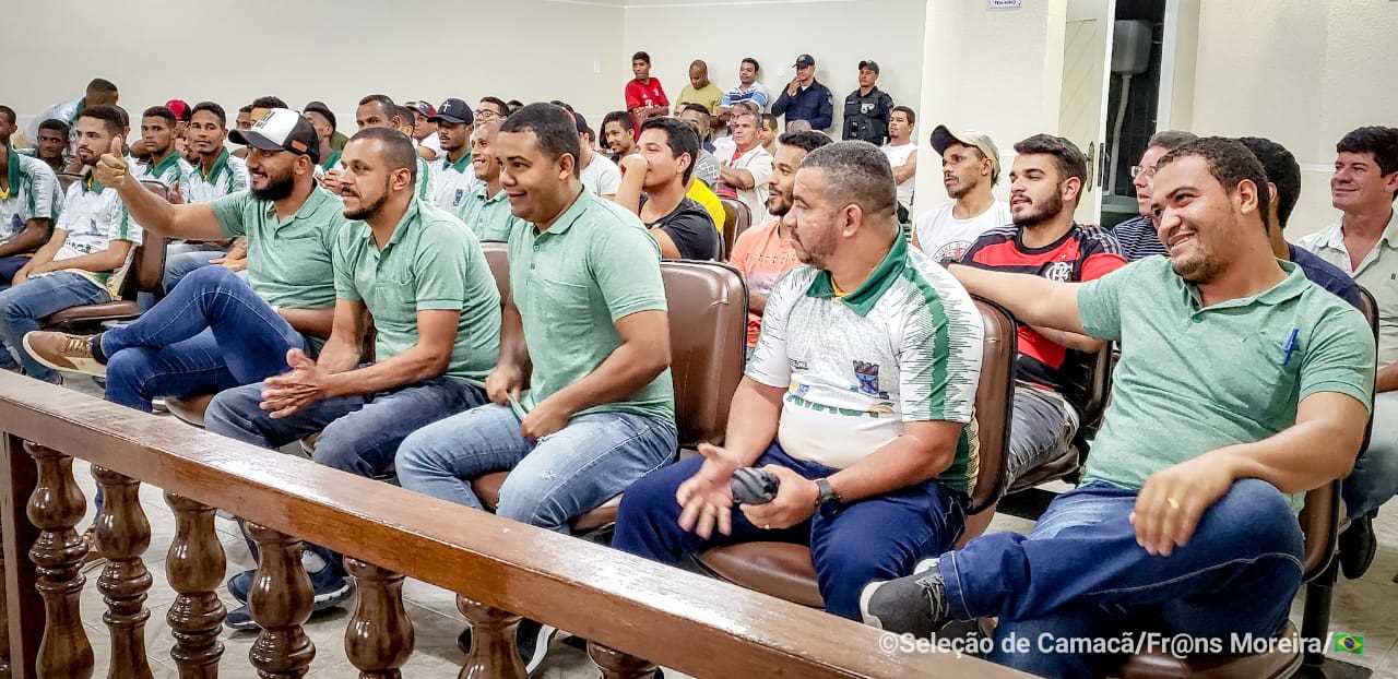 Camacã: Seleção de Camacã é apresentada oficialmente à população 
